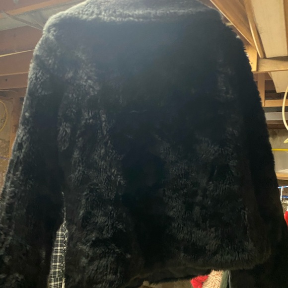 Ladies like new black faux fur with pockets inside and out - Picture 3 of 15